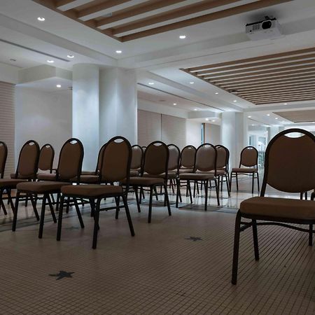 Moevenpick Hotel Beirut Exterior photo