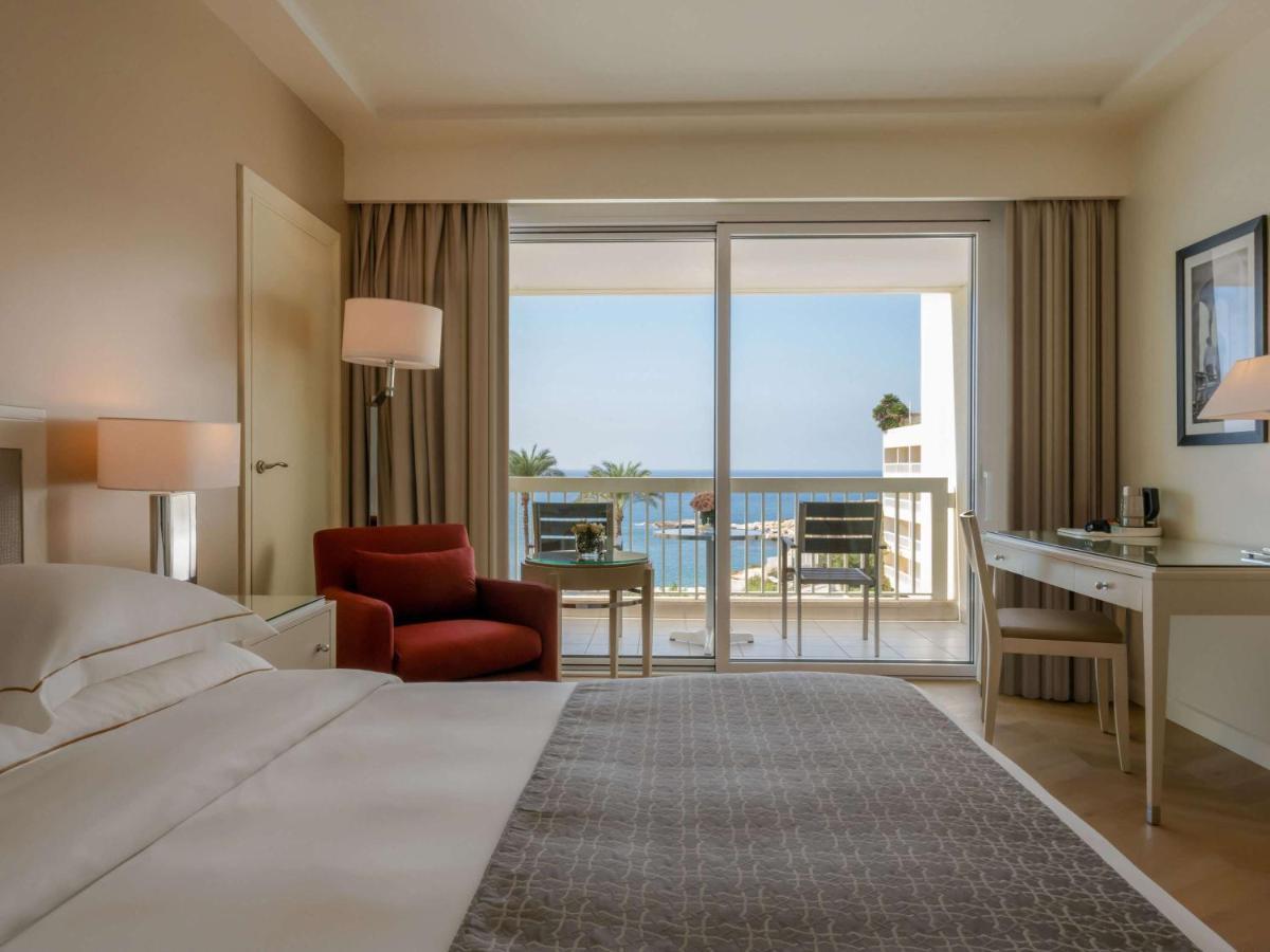 Moevenpick Hotel Beirut Exterior photo