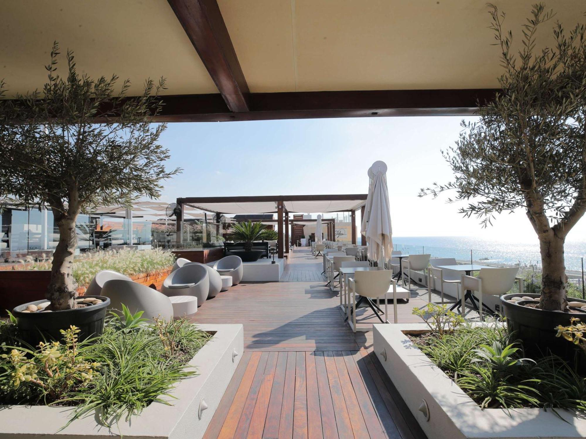 Moevenpick Hotel Beirut Exterior photo