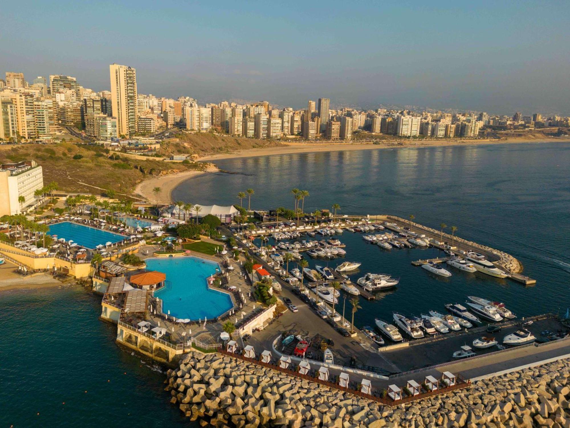 Moevenpick Hotel Beirut Exterior photo