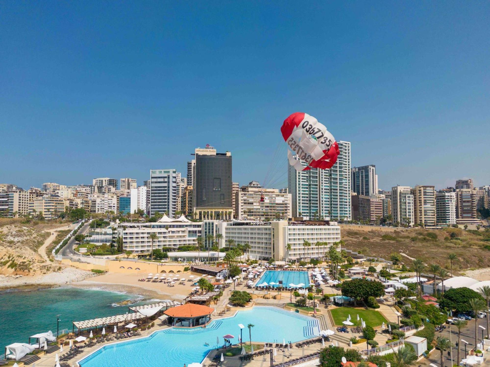 Moevenpick Hotel Beirut Exterior photo