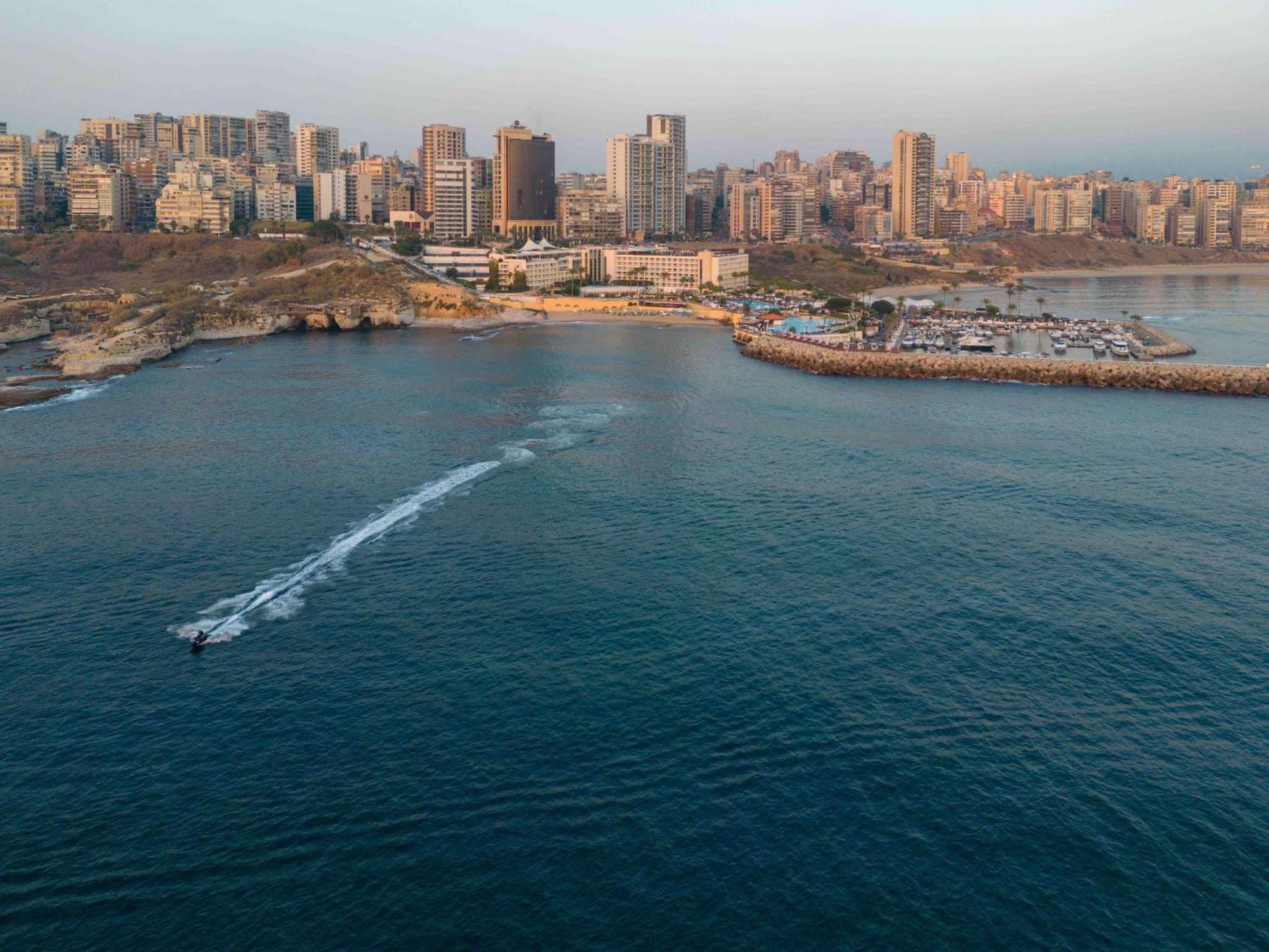 Moevenpick Hotel Beirut Exterior photo