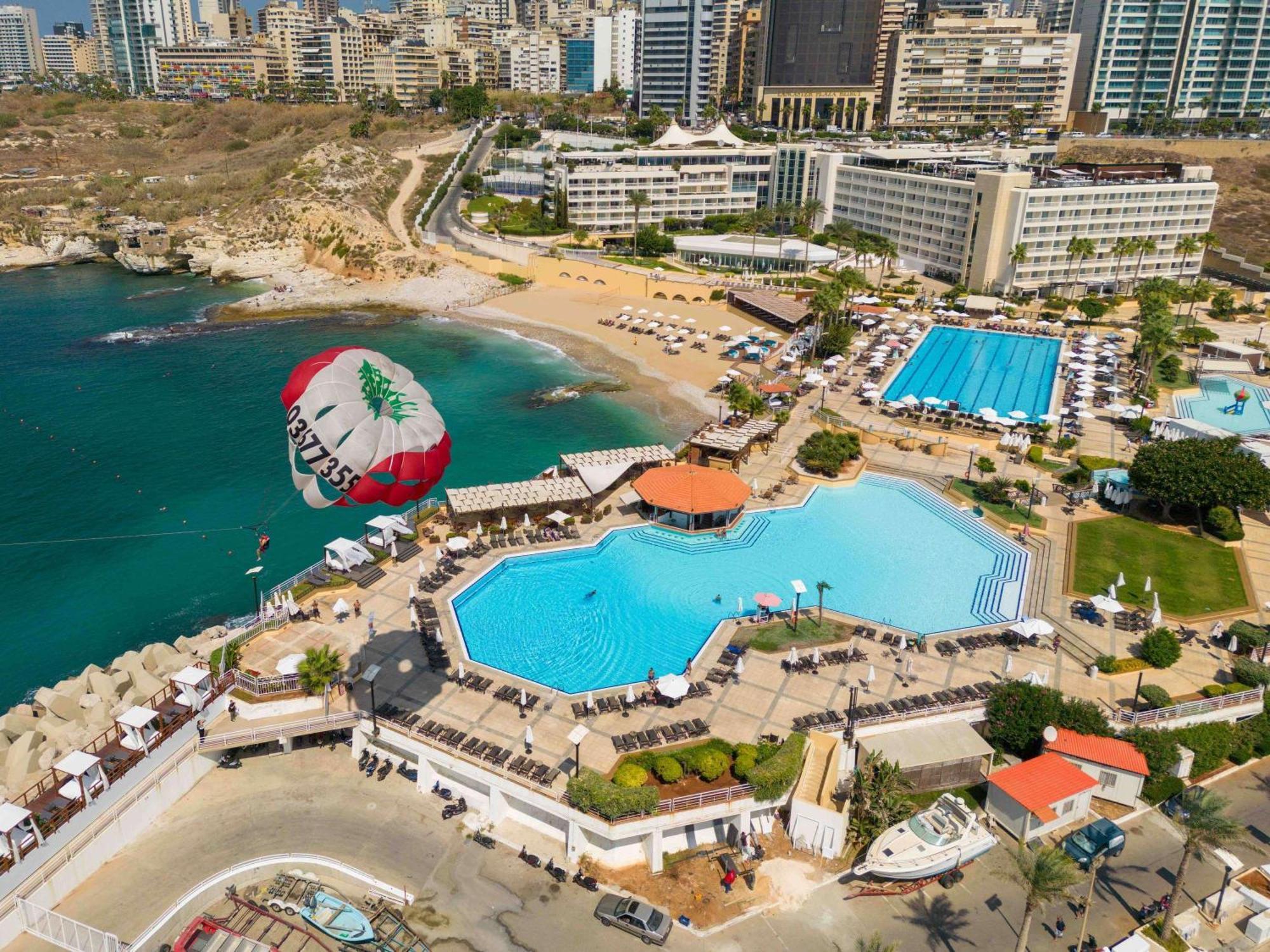 Moevenpick Hotel Beirut Exterior photo
